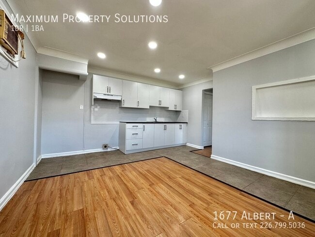 Building Photo - 1 bedroom recently updated available immed...