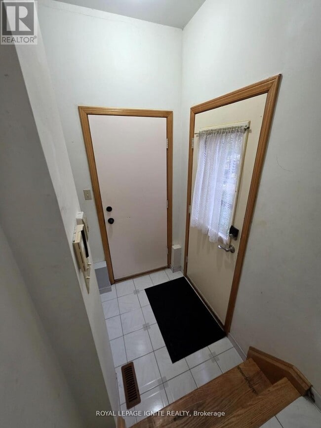 Building Photo - 75 Glenthorne Dr