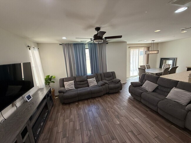 Building Photo - Charming 3-Bedroom Home in Gated Canyon Co...