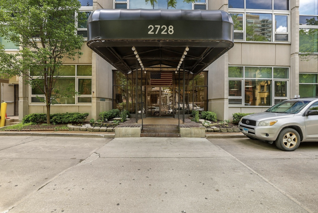 Building Photo - 2728 N Hampden Ct
