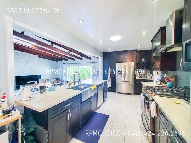 Foto del edificio - 3507 W 227th St