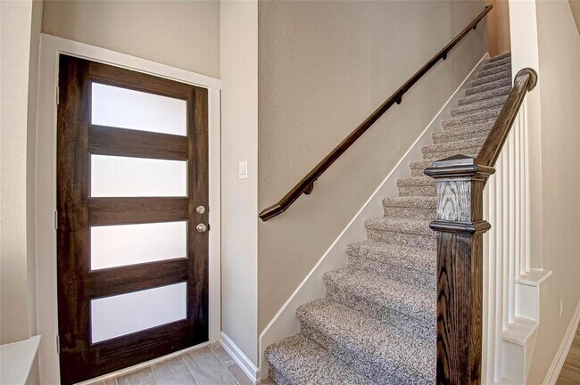 Foto del edificio - 315 N Spotted Fern Dr
