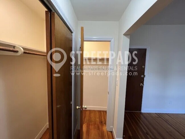 Foto del edificio - 64 Brighton Ave