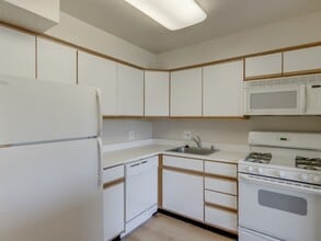 Building Photo - Twin Ridge Apartments I
