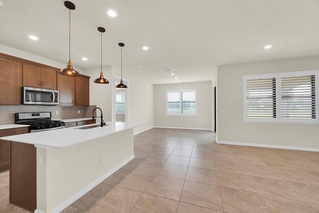 Foto del edificio - 680 SE Villandry Way