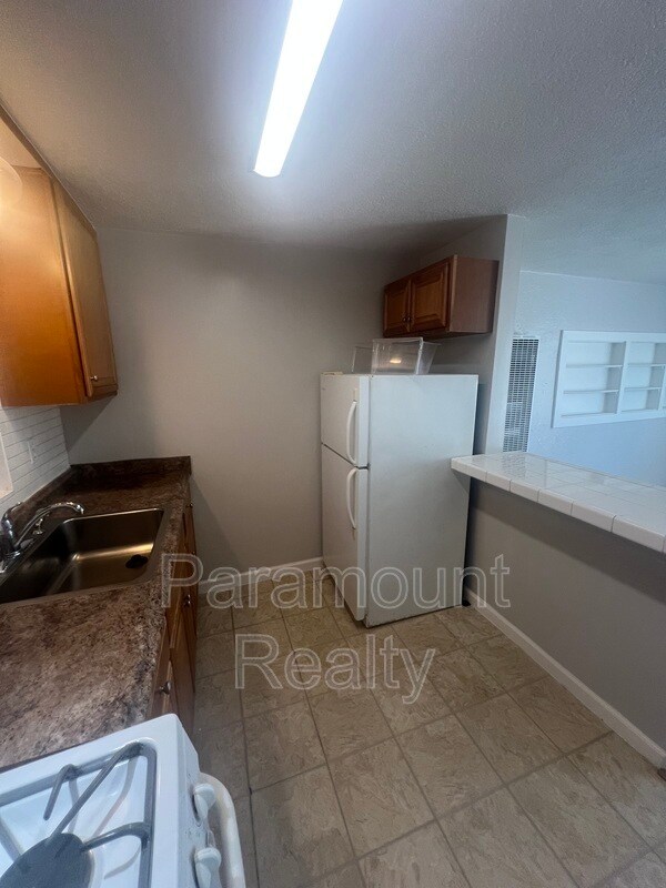 Foto del edificio - 22075 Montgomery St