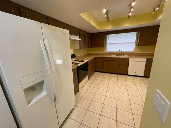 Building Photo - 3 Bedroom/2 Bathroom SFH in River Run Sout...