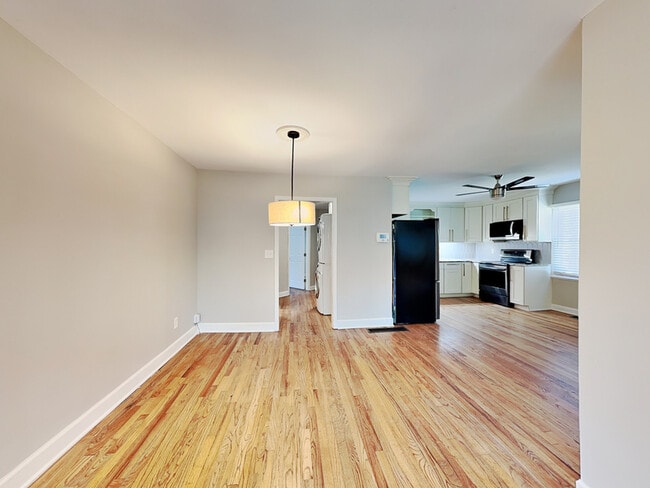 Building Photo - 1731 Braeburn Dr SE