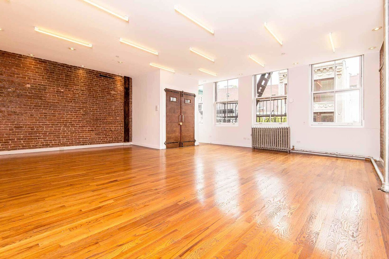 Primary Photo - 151 Spring St