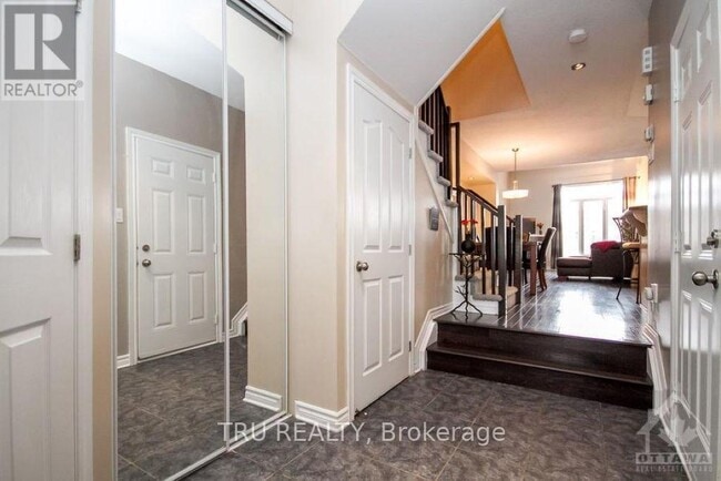 Photo du bâtiment - 161 Tandalee Crescent