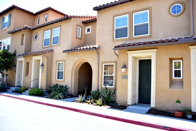 Building Photo - 17071 Calle Trevino