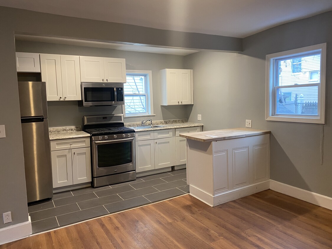 Kitchen - 194 Messer St