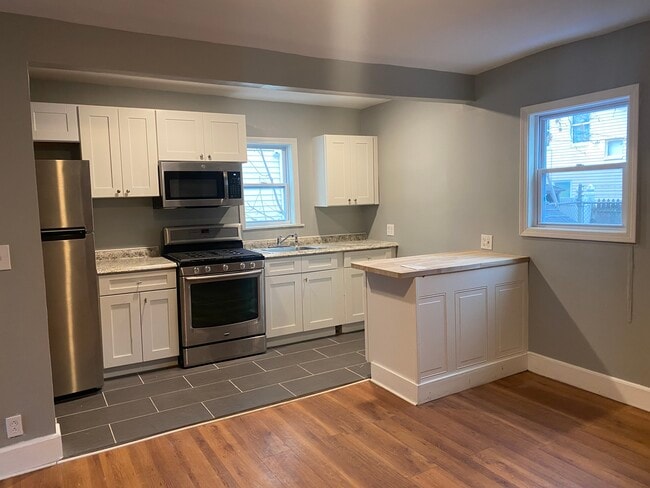 Kitchen - 194 Messer St