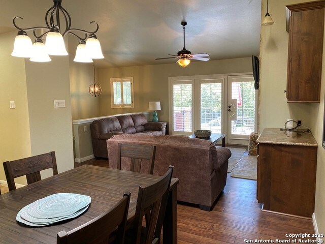 Foto del edificio - 531 Woodlake Dr