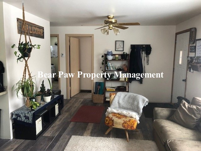 Building Photo - Two Bedroom, One Bath Mountain Home!!