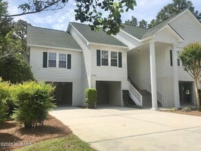 Building Photo - 3203 St James Dr SE