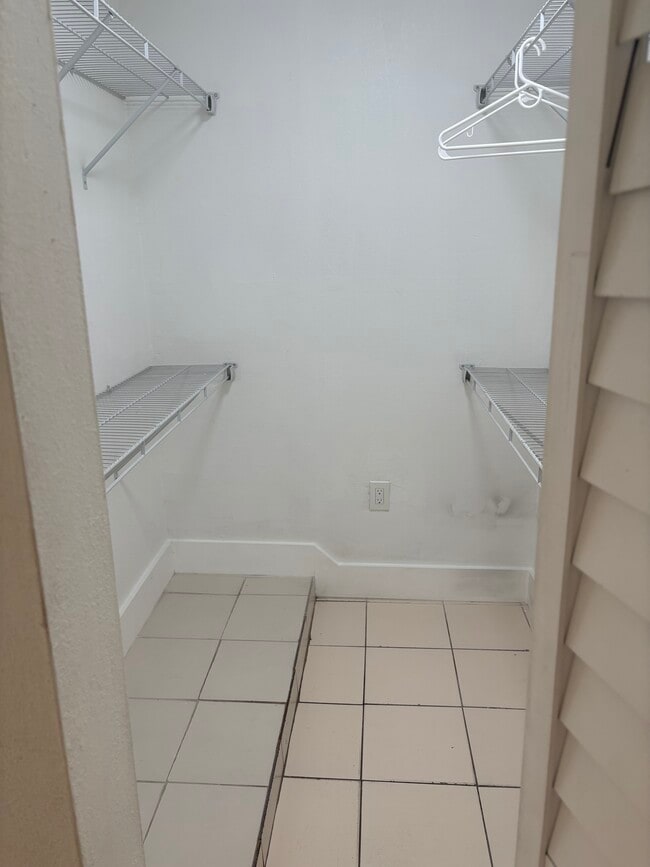 Foto del edificio - 10310 SW 34th St