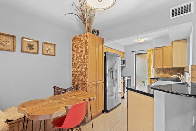 Building Photo - 3075 Willow Green Dr