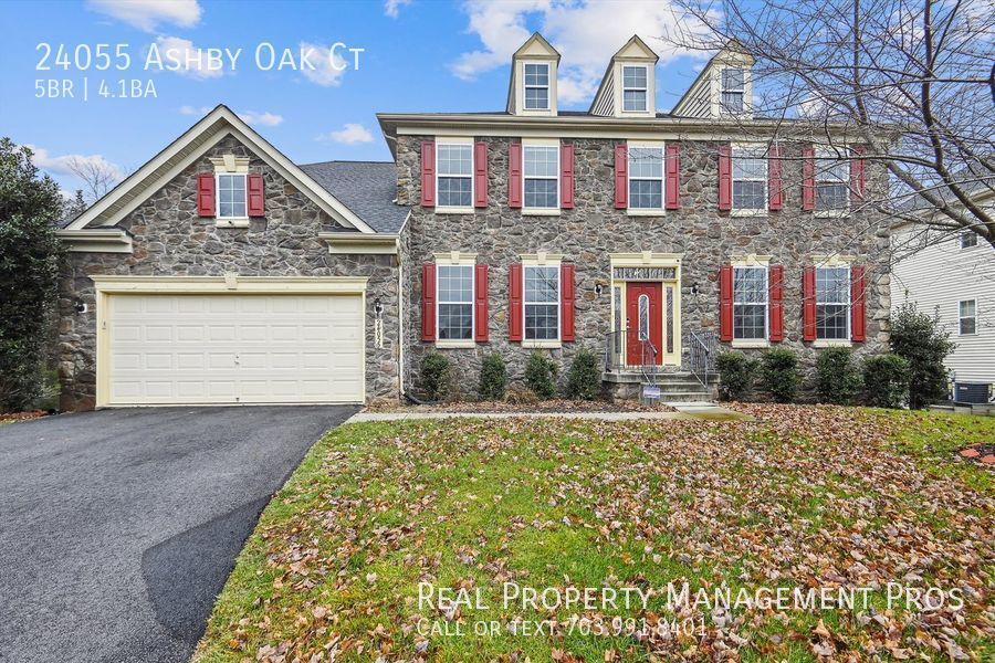 Primary Photo - Beautiful 5 Bedroom 4.5 Bath Home For Rent...