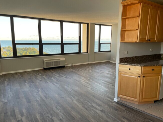 Foto del edificio - 5100 N Marine Dr