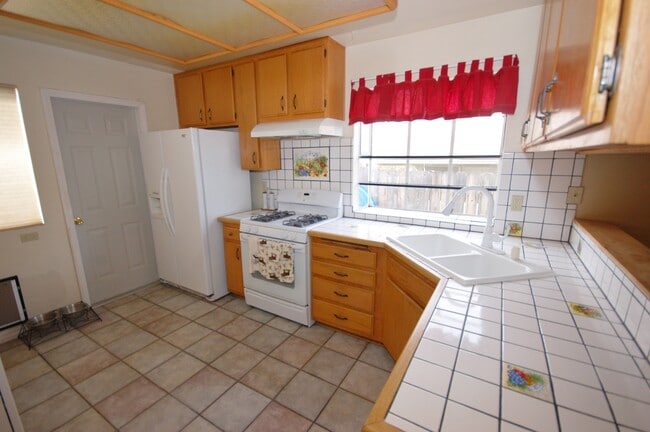 Building Photo - 517 Barnett Dr