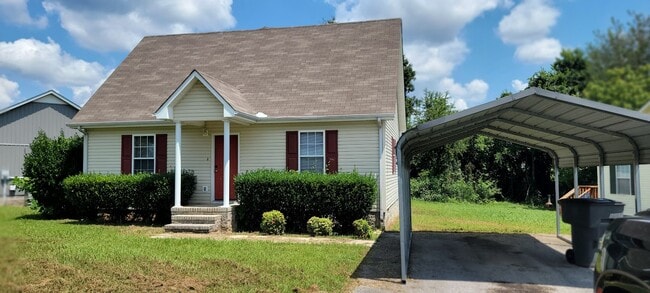 Building Photo - 304 Willow Way