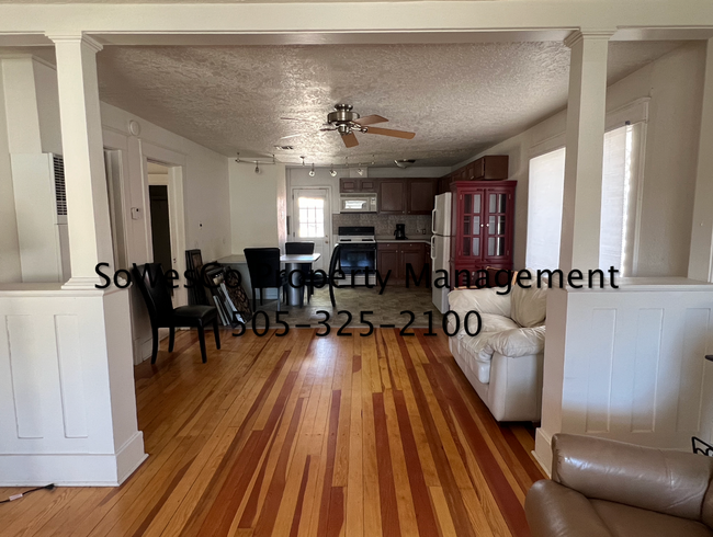 Foto del edificio - Single Family Two Bedroom Home