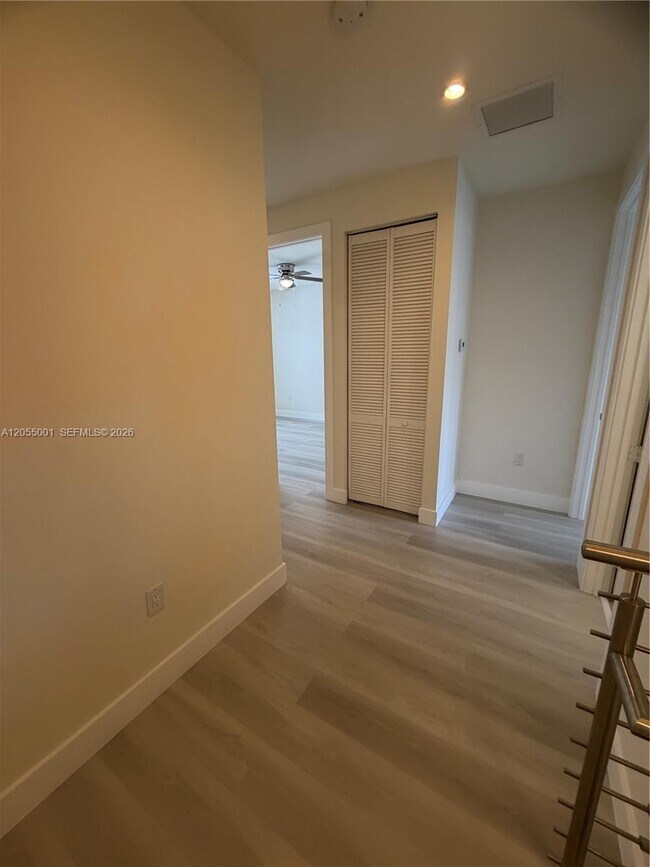Foto del edificio - 6440 NW 103rd Psge