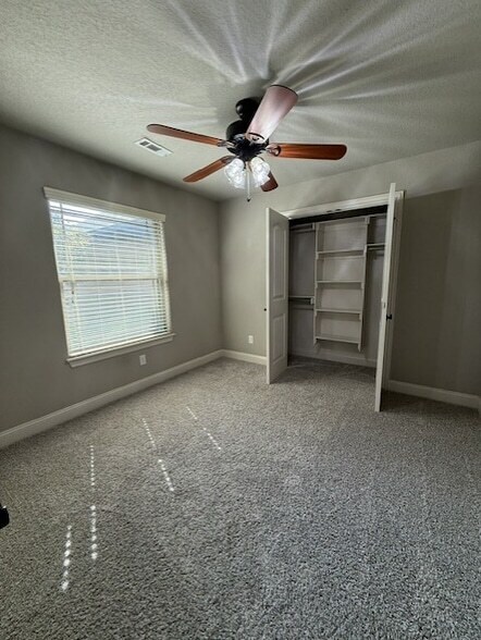Foto del edificio - 5 Knighton Dr