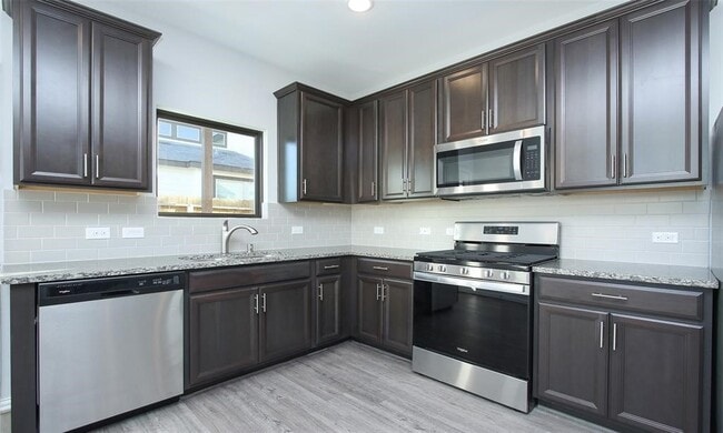 Foto del edificio - 7124 Elgin St