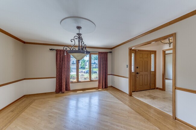 Building Photo - 2316 Gleneagles Dr