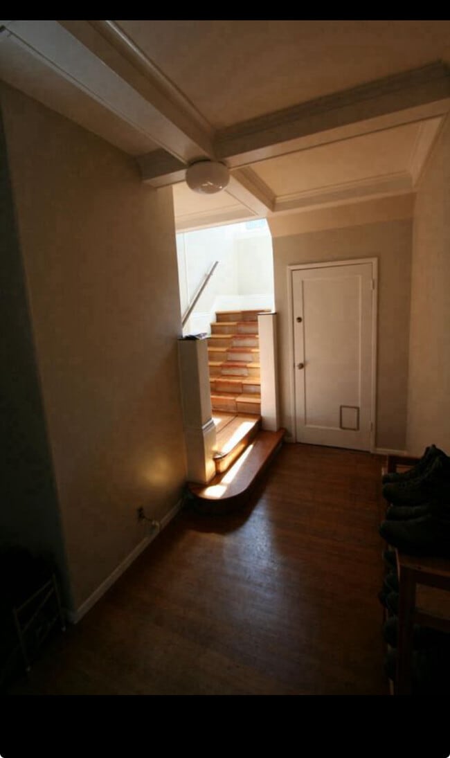 Building Photo - 353 Bellevue Ave