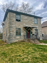 Building Photo - 1329 SW Fillmore St