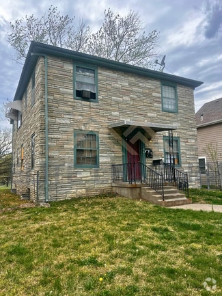 Building Photo - 1329 SW Fillmore St