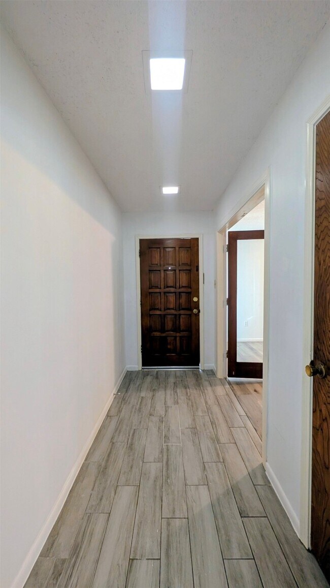 Foto del edificio - 10523 Huff Dr
