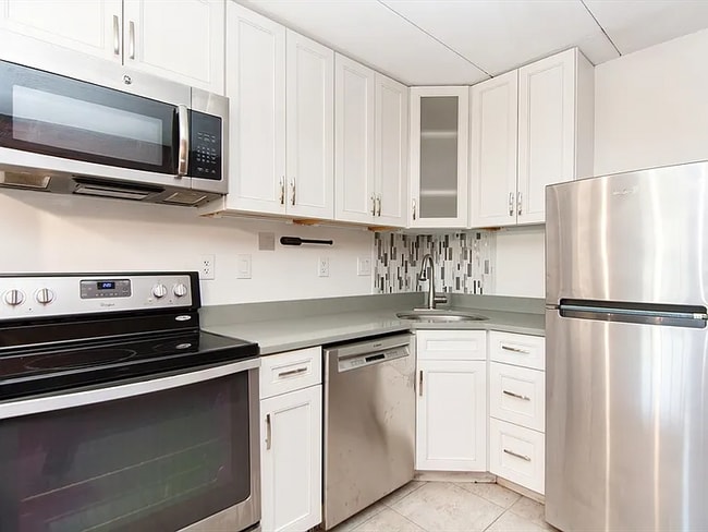 Building Photo - 47 Homer Ave