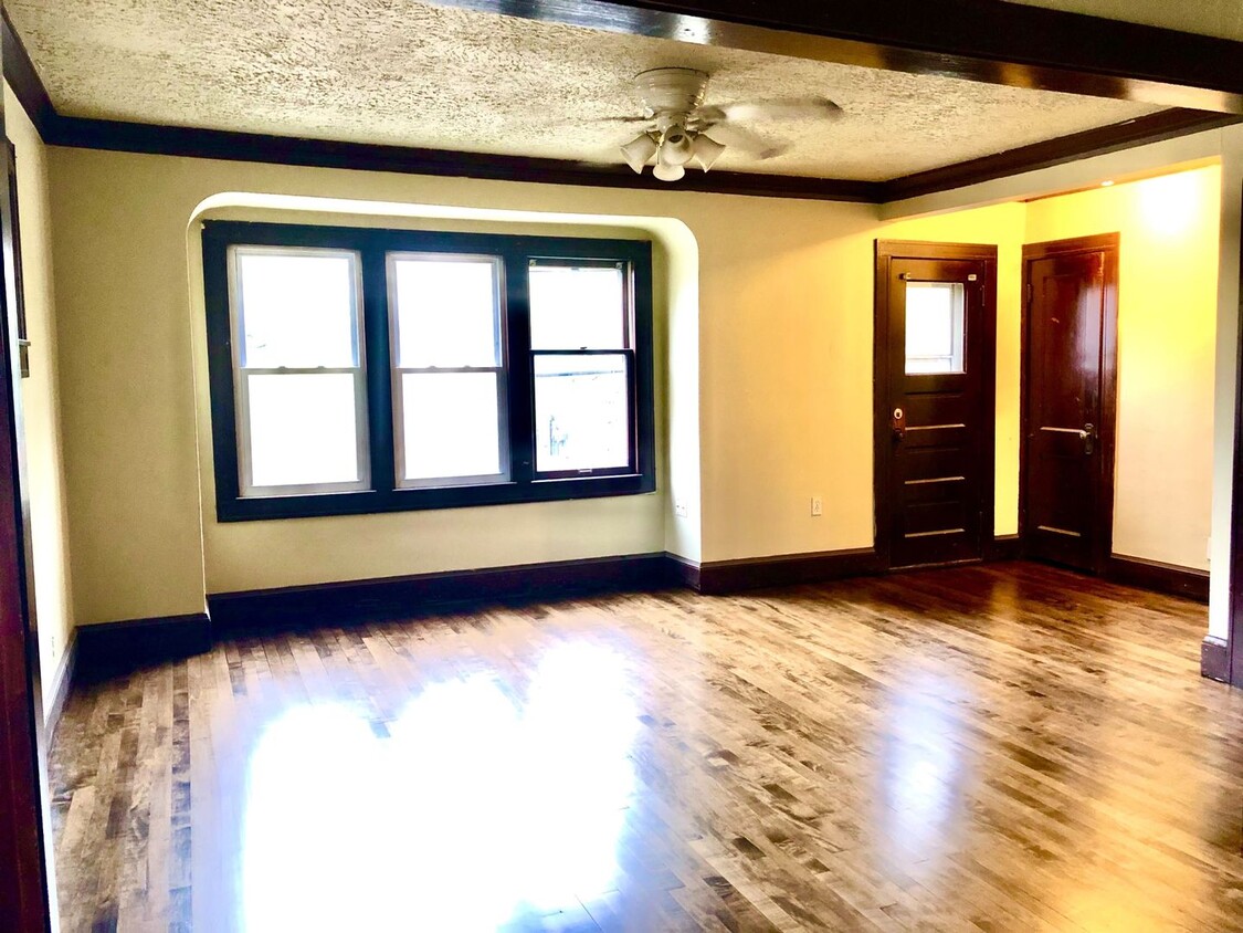 Primary Photo - 2624-26 N 37th Street