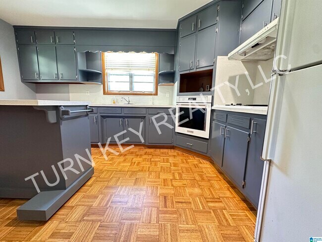 Foto del edificio - 6241 Leslie Dr