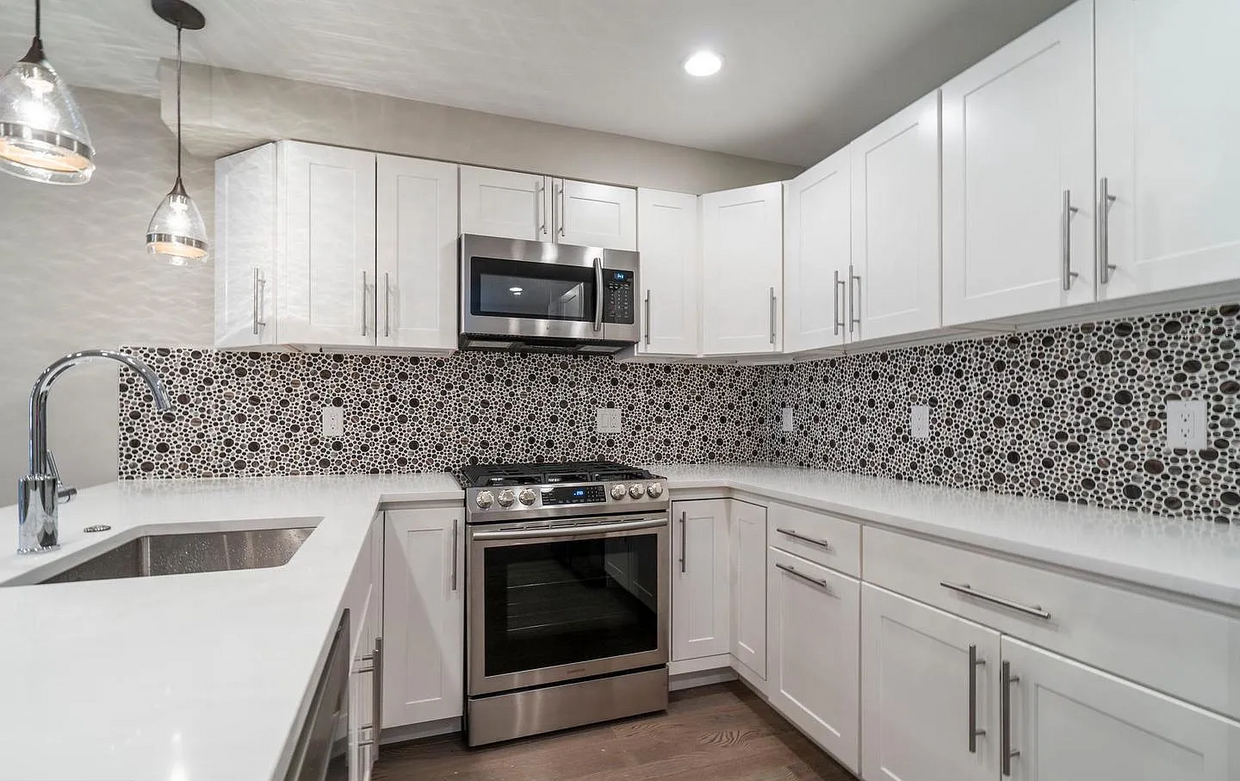 Kitchen 1 - 762 S 15th St