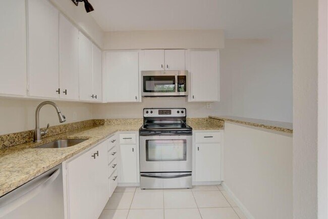 Foto del edificio - 904 9th Ct