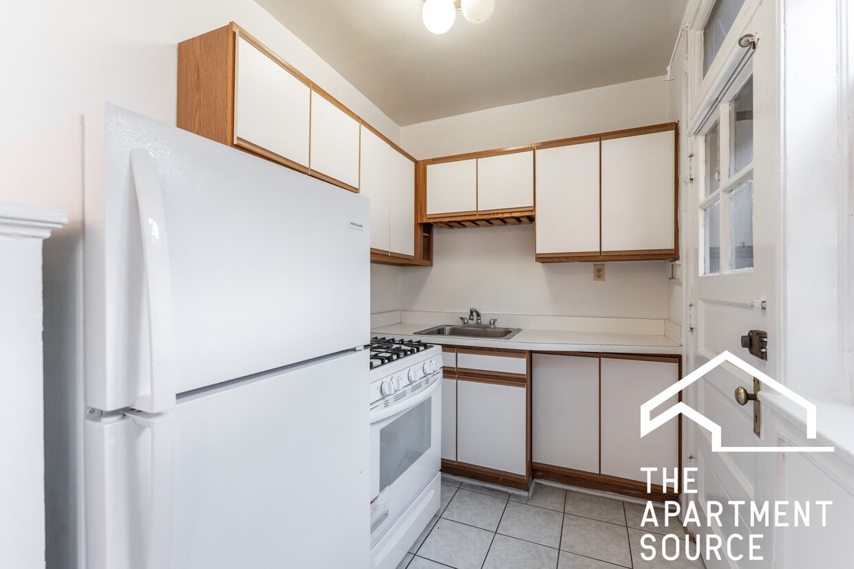 Primary Photo - 4506 N Ashland Ave