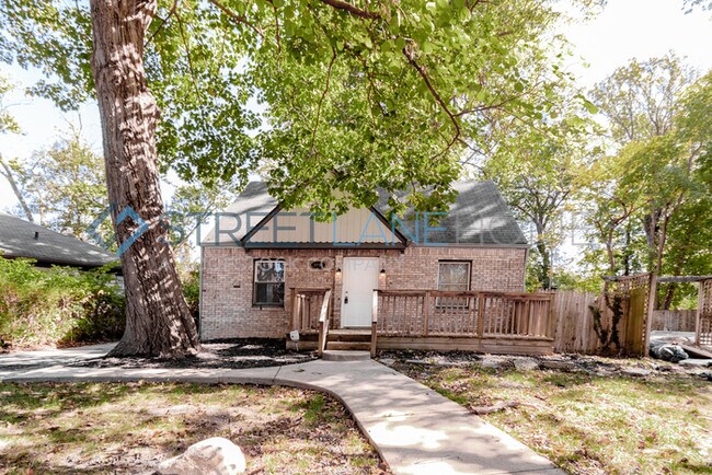 Building Photo - REDUCED PRICE!