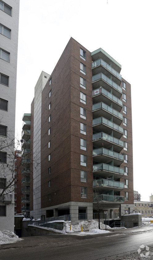 Building Photo - 264 Lisgar St