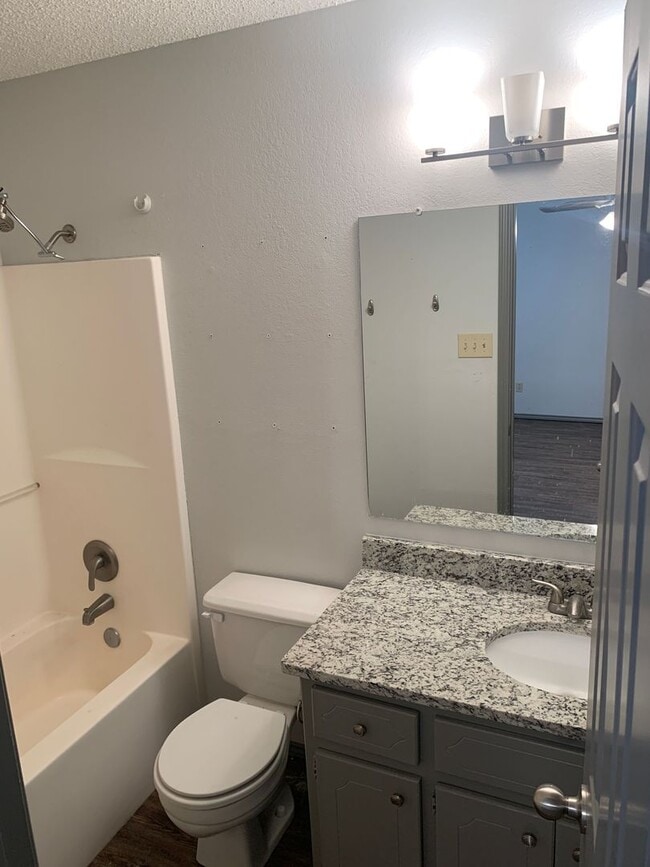 Foto del edificio - Cozy 2 bedroom 1 1/2 bath in Friendship ISD!