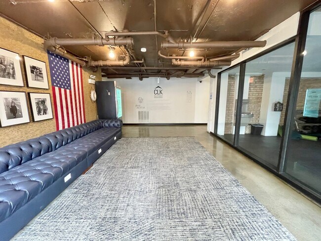 Foto del edificio - 5411 N Winthrop Ave