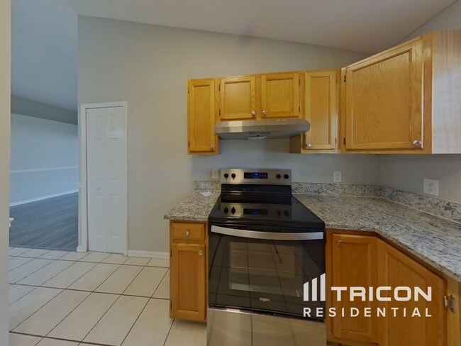Building Photo - 2950 Canoe Cir