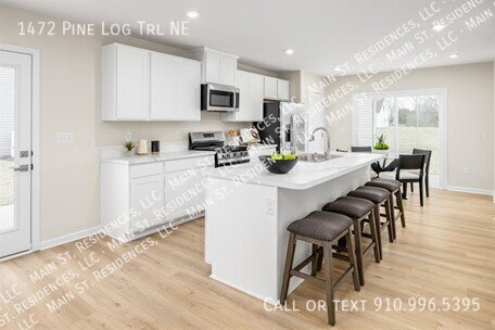 Building Photo - 1472 Pine Log Trl NE