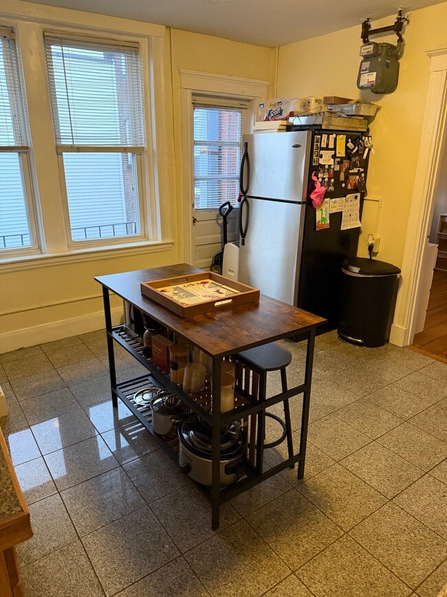 Building Photo - 222 Hanover St