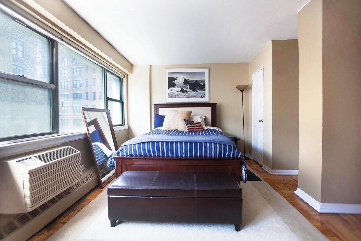 Foto principal - 60 E 12th St