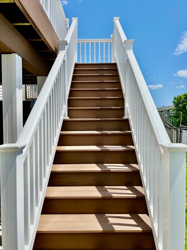 Building Photo - 229 Whitley